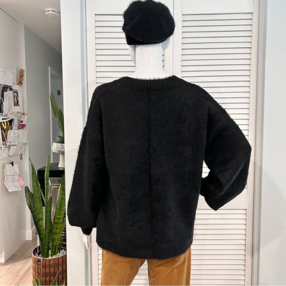 NWT Hem  Thread Fuzzy Knit Sweater - Picture 4 of 11